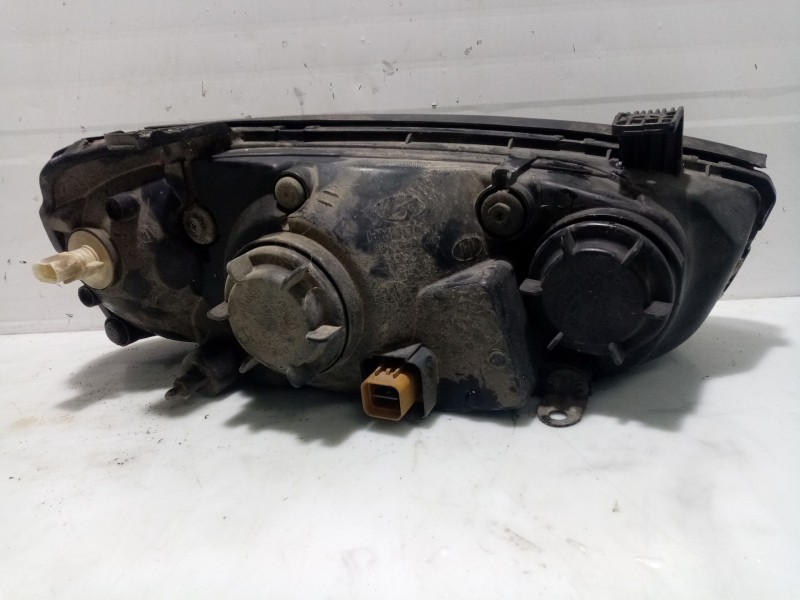 Recambio de faro izquierdo para hyundai elantra (xd) 2.0 crdi cat referencia OEM IAM 921012D120  