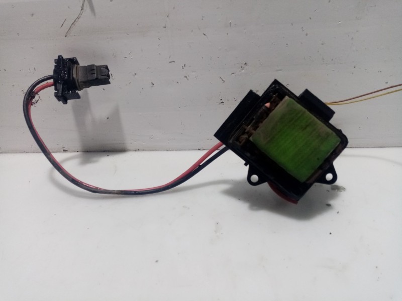 Recambio de resistencia calefaccion para renault clio ii fase ii (b/cb0) referencia OEM IAM 7701067033  