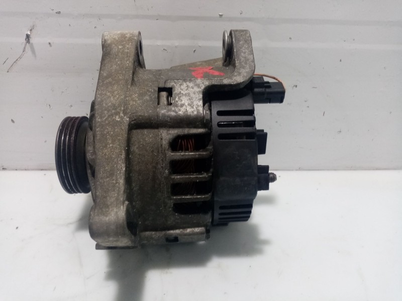 Recambio de alternador para renault clio ii fase ii (b/cb0) referencia OEM IAM 8200022774 CAL15103AS 8EL012429471