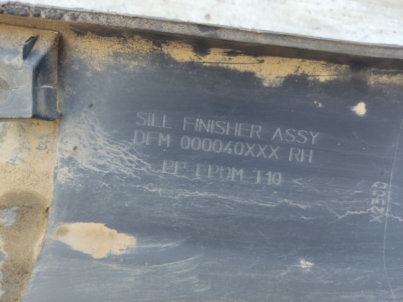 Recambio de moldura para mg streetwise 1.4 referencia OEM IAM DFM000040 DFM000040XXX 