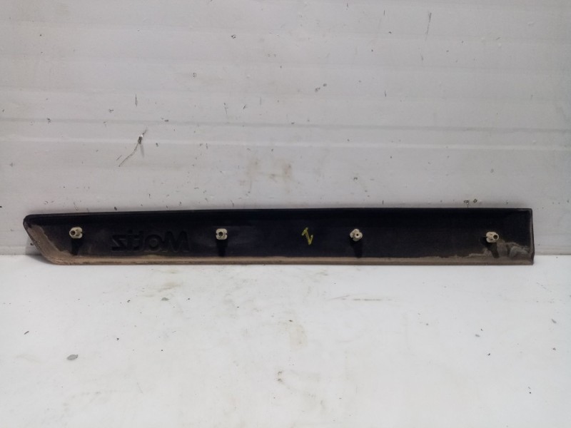 Recambio de moldura para chevrolet matiz referencia OEM IAM 96657019  