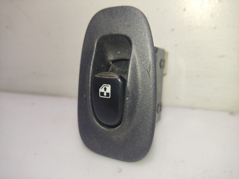 Recambio de mando elevalunas trasero derecho para hyundai accent ii (lc) 1.5 crdi referencia OEM IAM 621W04620  