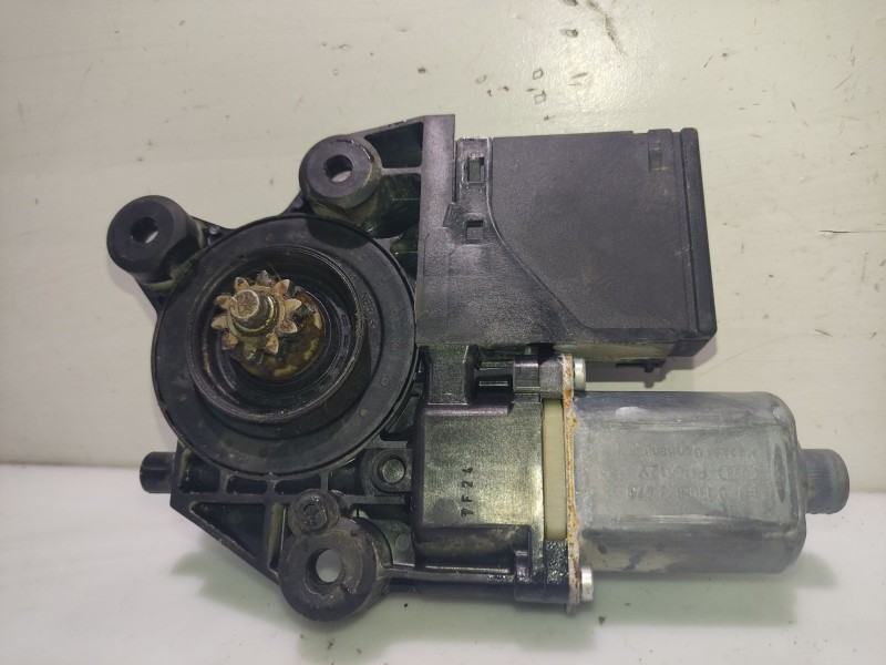 Recambio de motor elevalunas delantero derecho para renault megane iii grandtour (kz0/1) 2.0 tce (kz0k, kz1t) referencia OEM IAM