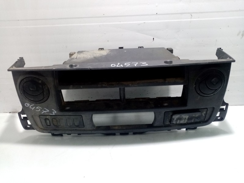 Recambio de moldura para renault master ii phase 2 caja cerrada referencia OEM IAM 8200188999  