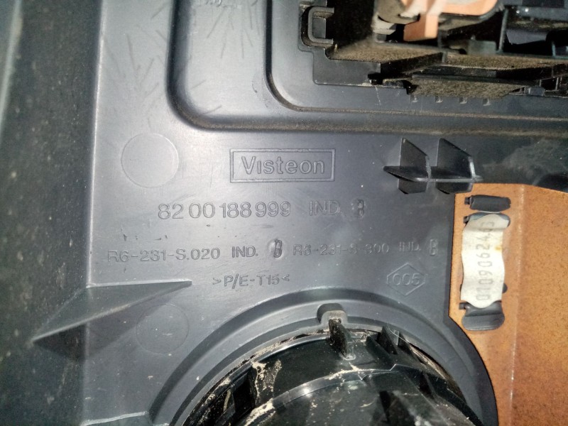 Recambio de moldura para renault master ii phase 2 caja cerrada referencia OEM IAM 8200188999  