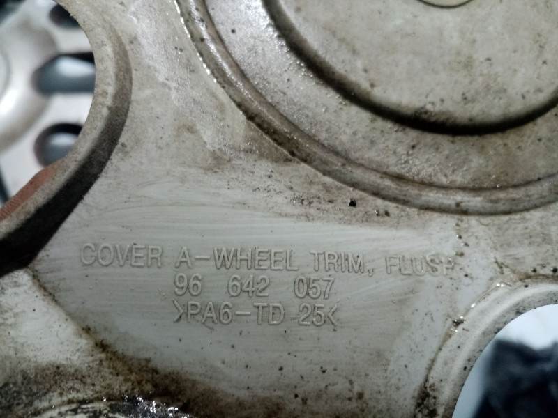 Recambio de tapacubos para chevrolet matiz referencia OEM IAM 96642057  