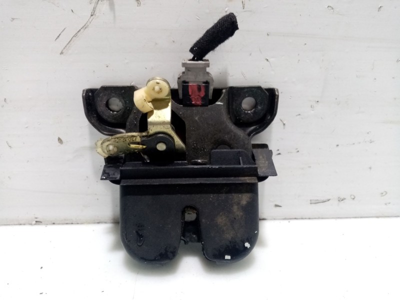 Recambio de cerradura maletero / porton para audi a3 (8l1) 1.9 tdi referencia OEM IAM 8P3827520A  