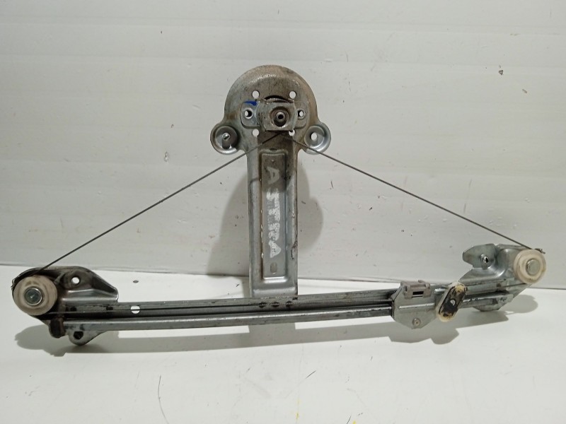 Recambio de elevalunas trasero derecho para opel astra h (a04) 1.4 (l48) referencia OEM IAM 13100421RH  