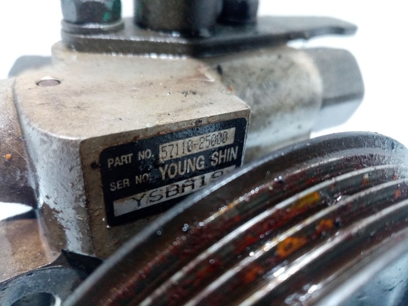 Recambio de bomba direccion para hyundai accent (lc) referencia OEM IAM 5711025000  