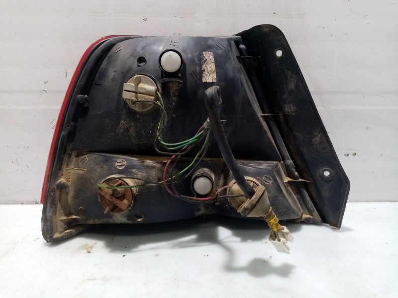 Recambio de piloto trasero derecho para hyundai accent (lc) referencia OEM IAM 9240225220  