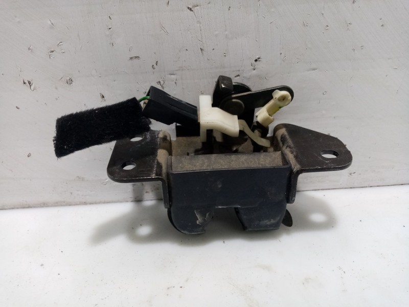 Recambio de cerradura maletero / porton para hyundai accent (lc) referencia OEM IAM 8173025000  