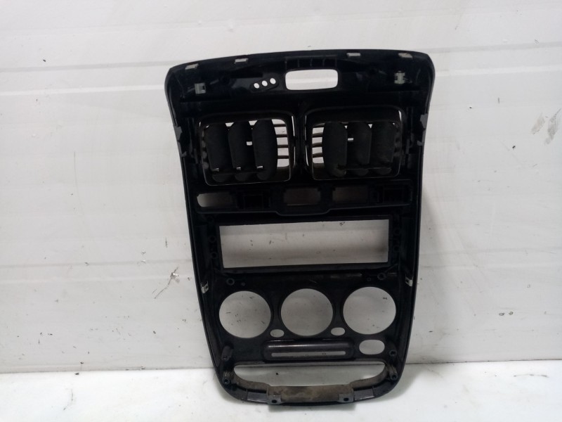 Recambio de moldura para hyundai accent (lc) referencia OEM IAM   