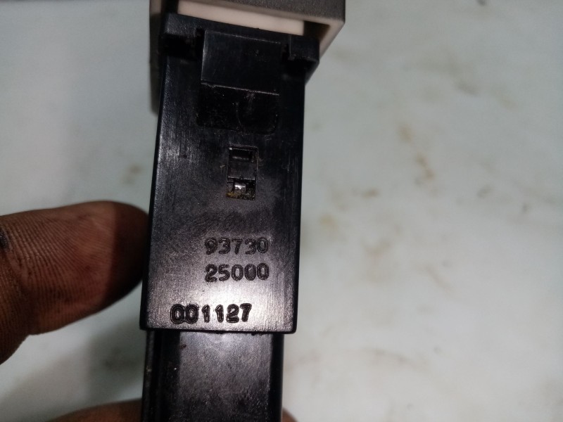 Recambio de interruptor para hyundai accent (lc) referencia OEM IAM 9373025000  