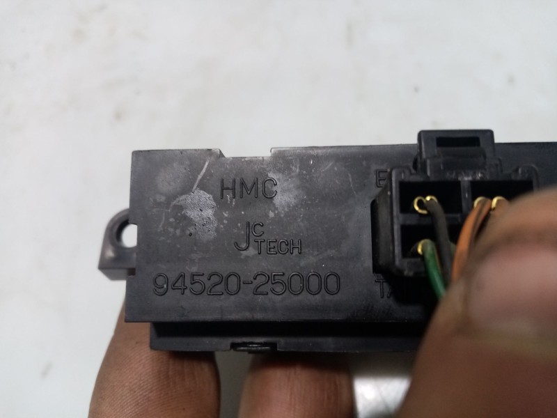 Recambio de pantalla multifuncion para hyundai accent (lc) referencia OEM IAM 9452025000  