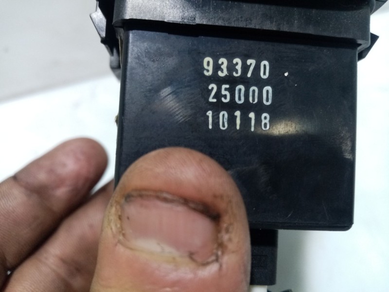 Recambio de mando luces para hyundai accent (lc) referencia OEM IAM 9337025000  