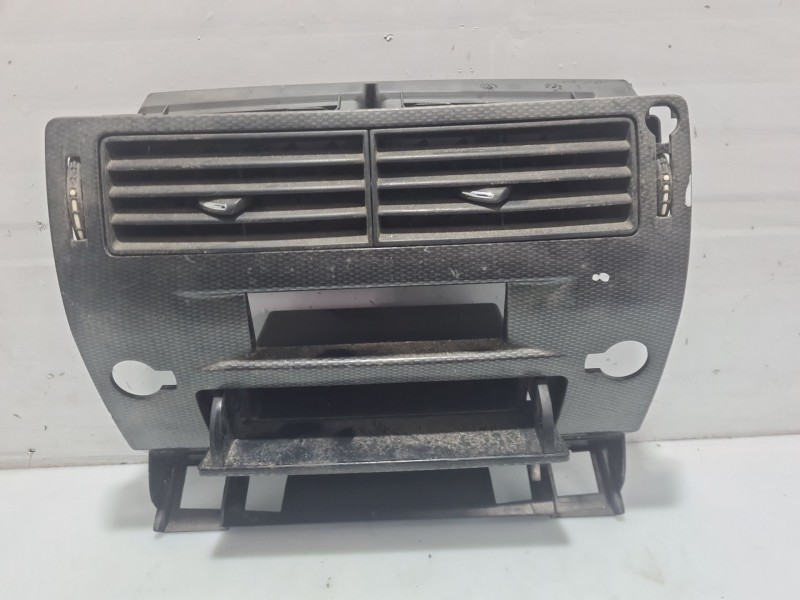 Recambio de moldura para citroën c4 berlina referencia OEM IAM   