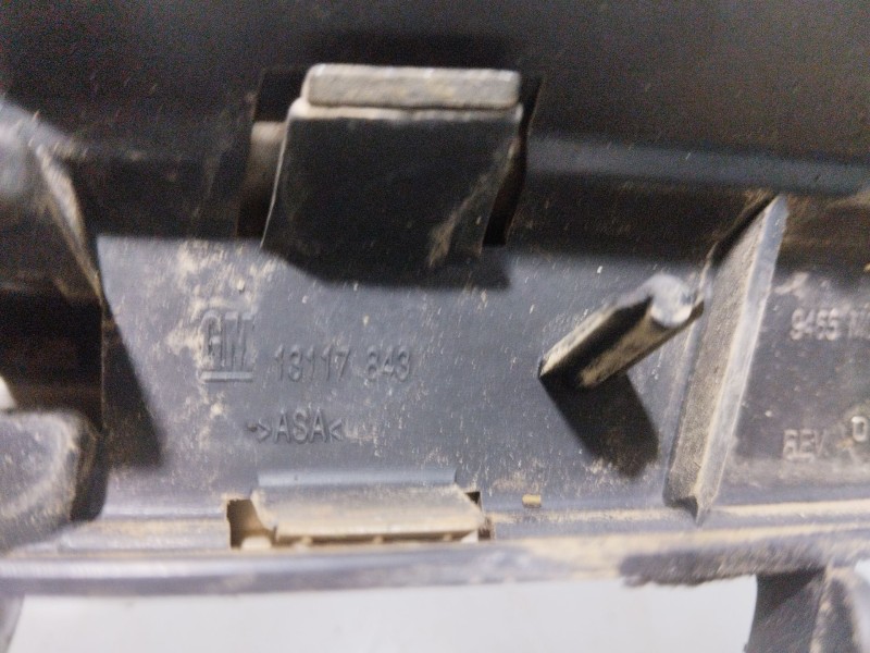 Recambio de calandra delantera de radiador para opel meriva referencia OEM IAM 6320109  