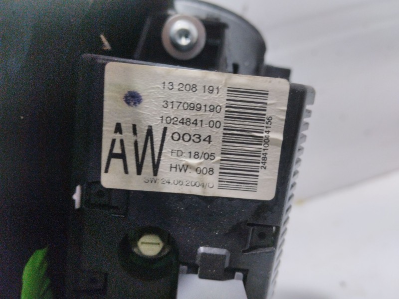 Recambio de pantalla multifuncion para opel meriva referencia OEM IAM   