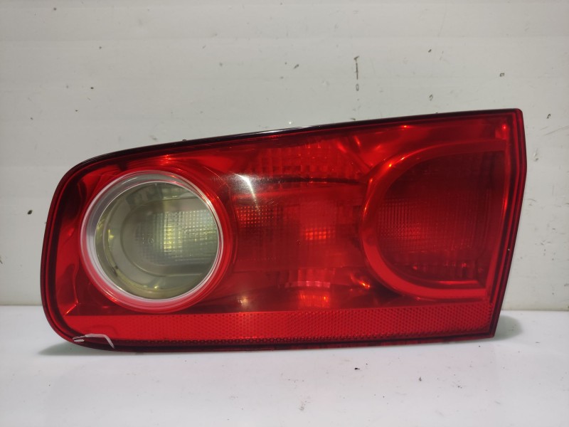 Recambio de piloto trasero derecho interior para renault laguna ii (bg0) referencia OEM IAM 8200002476 8200262111 