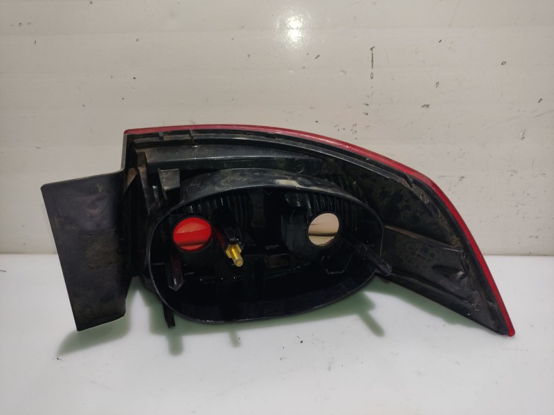 Recambio de piloto trasero izquierdo para renault laguna ii (bg0) referencia OEM IAM 8200002473 8200262667 