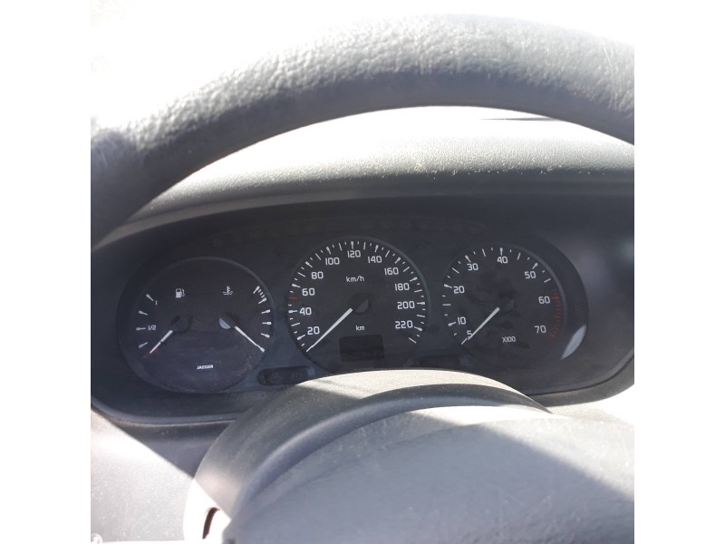 renault megane i berlina hatchback (ba0) 1.6   |   0.95 - ... | 1995 | 90 cv / 66 kw del año 1995