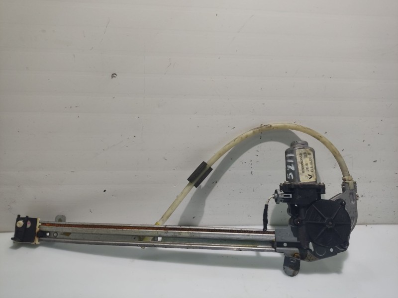 Recambio de elevalunas trasero derecho para renault laguna ii (bg0) referencia OEM IAM 8200000558  
