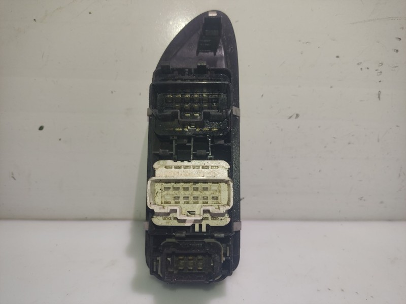 Recambio de mando elevalunas delantero izquierdo para renault laguna ii (bg0) referencia OEM IAM 8200397299  