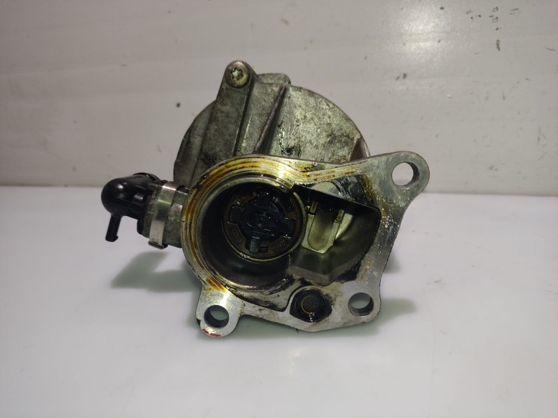 Recambio de depresor freno / bomba vacio para renault laguna ii (bg0) referencia OEM IAM 8200046841  