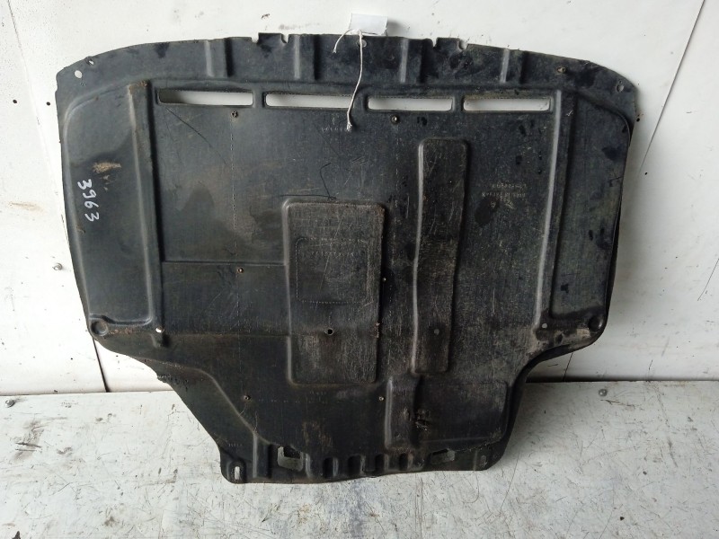 Recambio de cubrecarter para mercedes-benz vito kasten (639) 2.1 cdi referencia OEM IAM A2475202600  