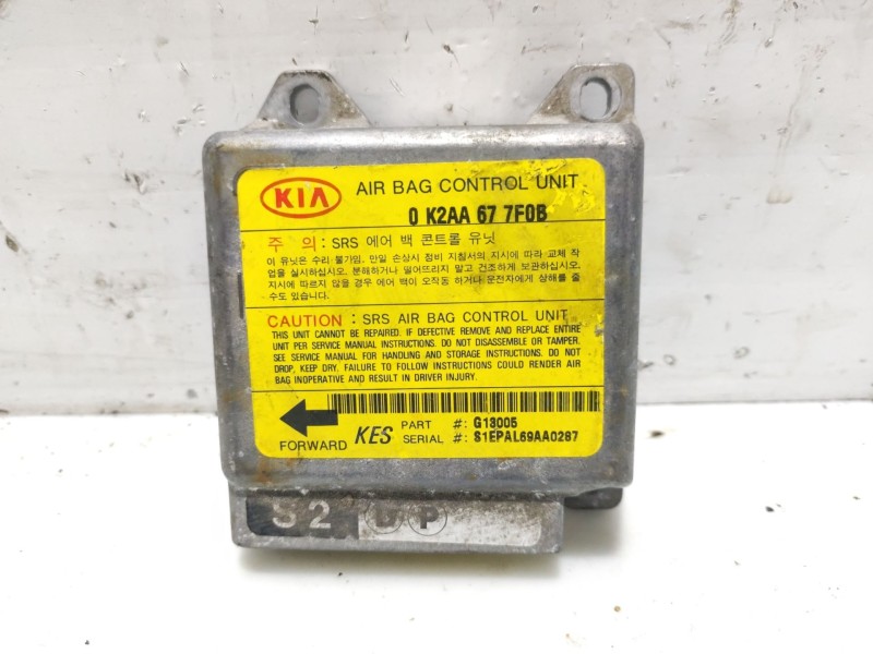 Recambio de centralita airbag para kia shuma referencia OEM IAM 0K2AA677F0B  