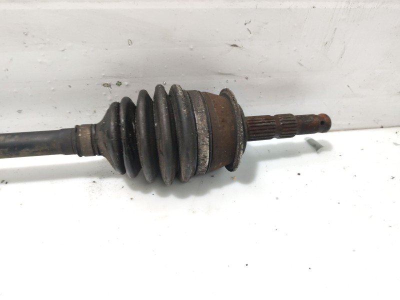 Recambio de transmision delantera derecha para opel corsa b referencia OEM IAM 374353  