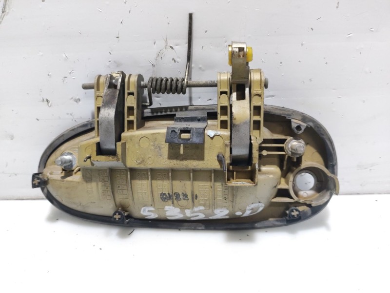 Recambio de maneta exterior delantera derecha para kia shuma referencia OEM IAM OK2A158410  