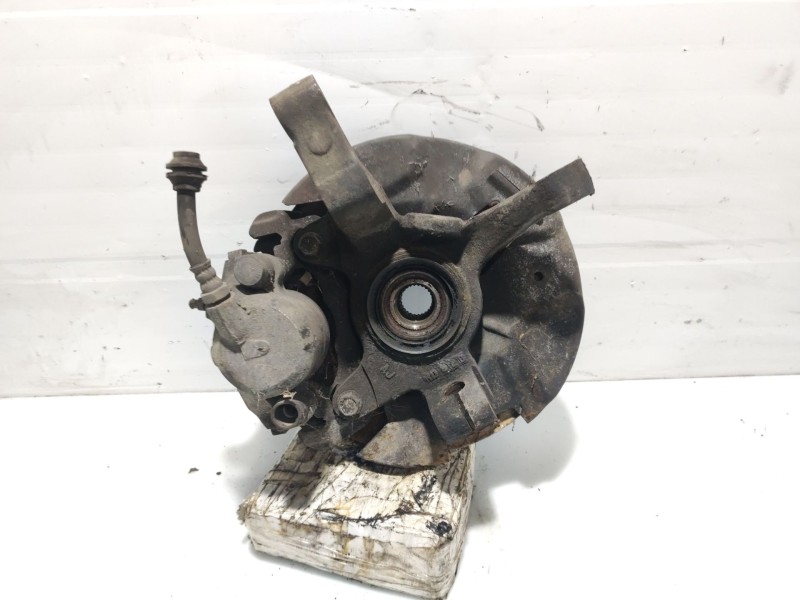 Recambio de mangueta delantera derecha para kia shuma referencia OEM IAM K2A133021A  