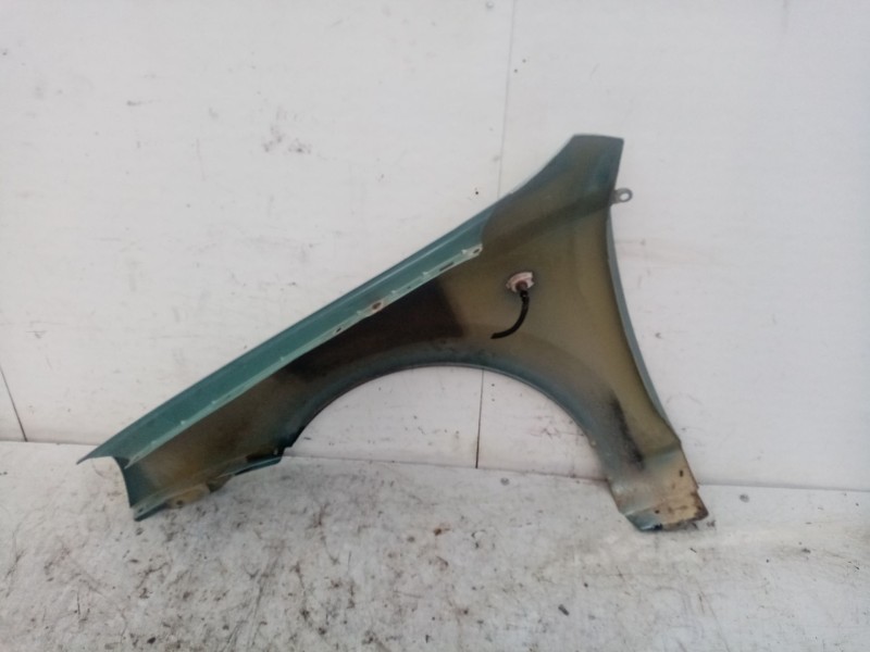 Recambio de aleta delantera derecha para daewoo nubira sedán (j200) 1.6 referencia OEM IAM 96474982  