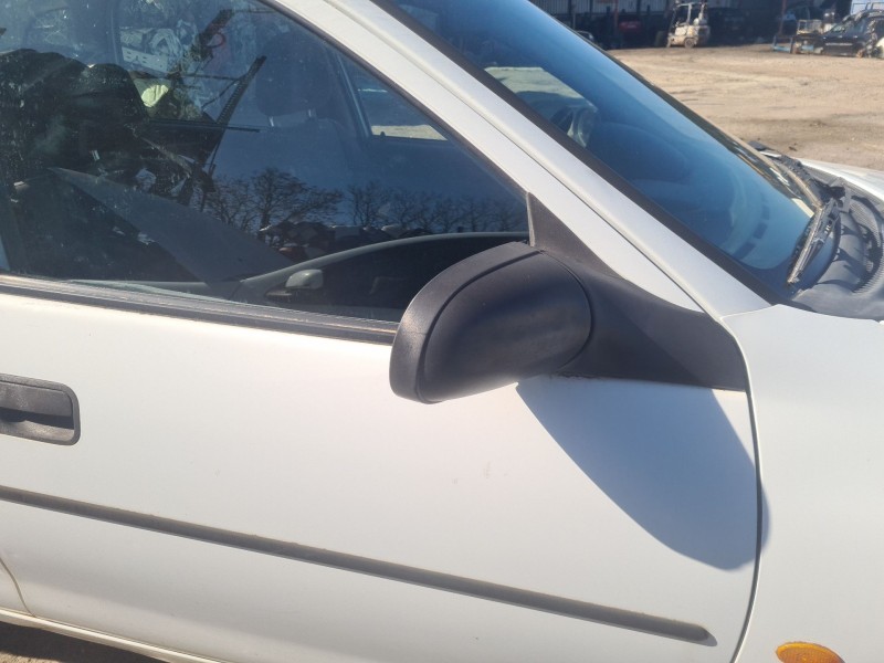opel corsa b (s93) del año 1997