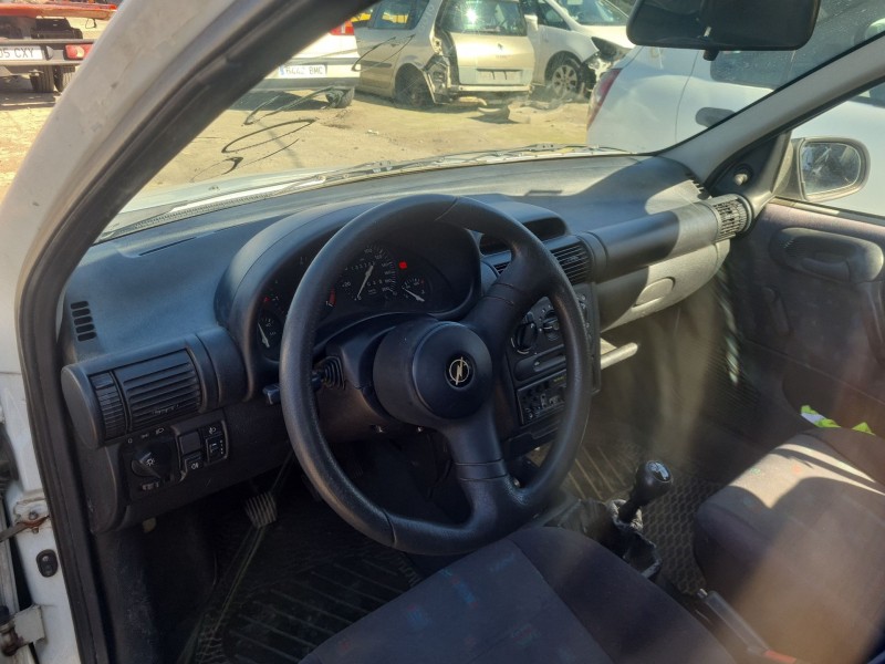 opel corsa b (s93) del año 1997