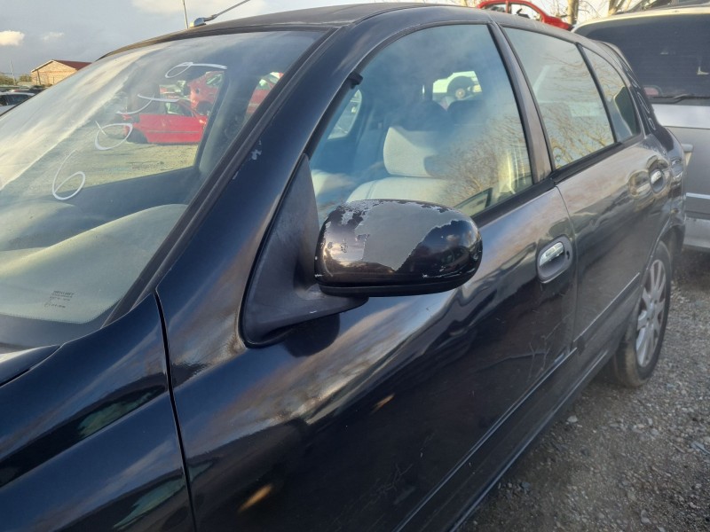 nissan almera ii hatchback (n16) del año 2004