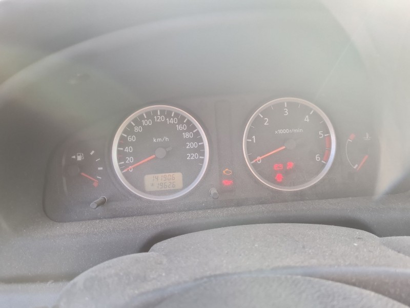 nissan almera ii hatchback (n16) del año 2004