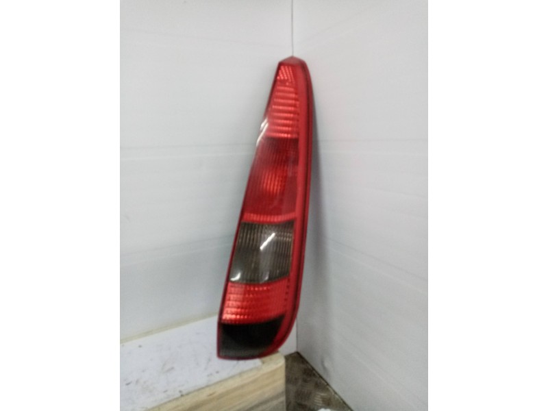 Recambio de piloto trasero derecho para ford fiesta (cbk) trend referencia OEM IAM   