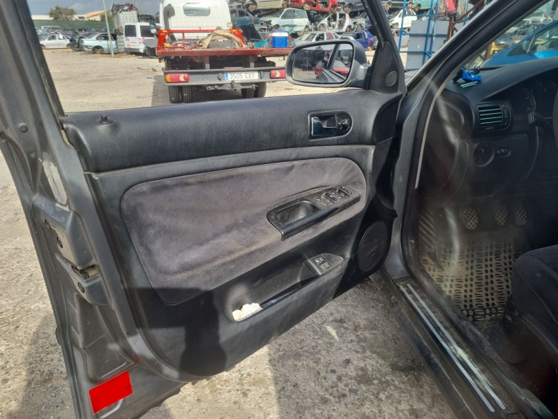 volkswagen passat b5.5 variant (3b6) del año 2002