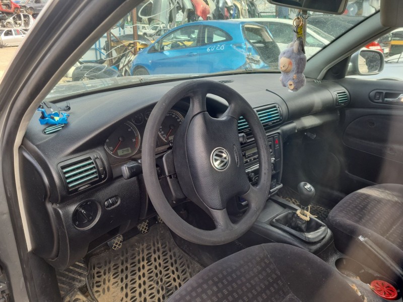 volkswagen passat b5.5 variant (3b6) del año 2002