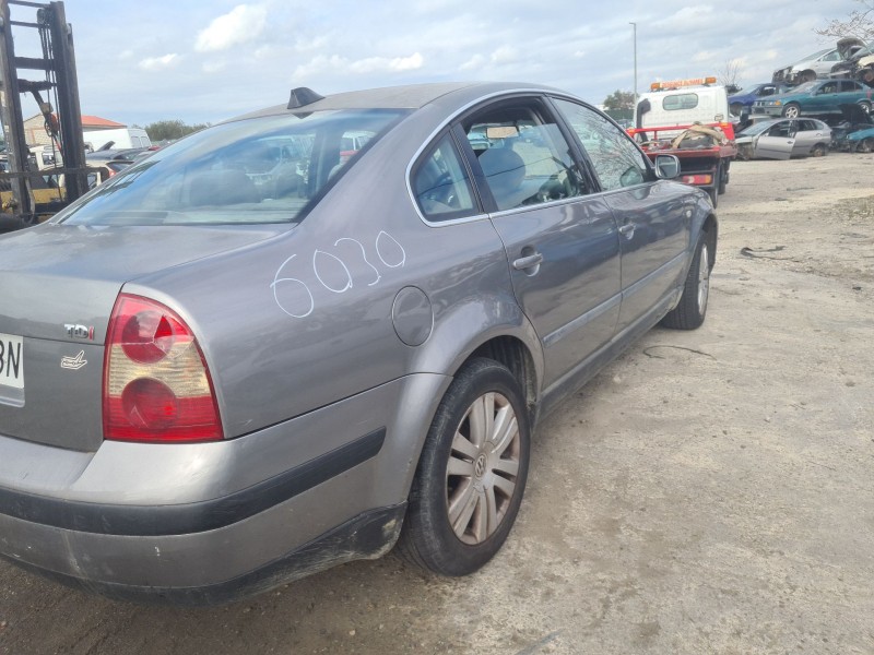 volkswagen passat b5.5 variant (3b6) del año 2002