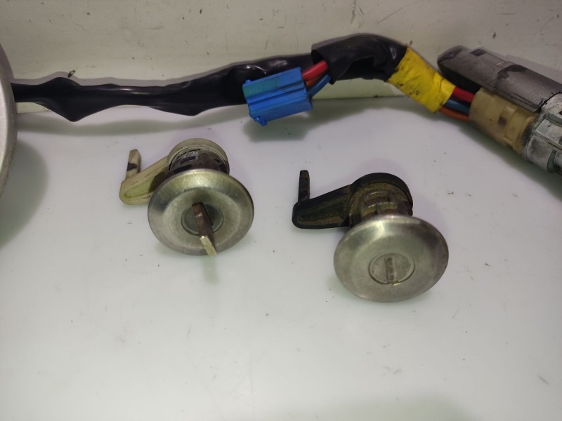 Recambio de juego bombines para peugeot 206 hatchback (2a/c) 1.4 i referencia OEM IAM 6051JB  