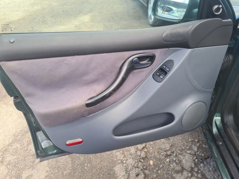 seat toledo ii (1m2) del año 2000