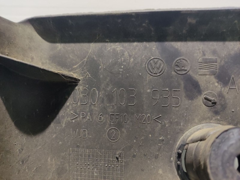 Recambio de tapa motor para seat arosa (6h1) 1.0 referencia OEM IAM 030103935A  