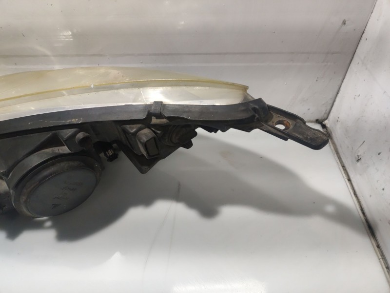 Recambio de faro derecho para peugeot 407 sw sr confort referencia OEM IAM 620690  