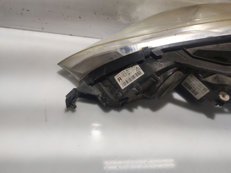 Recambio de faro derecho para peugeot 407 sw sr confort referencia OEM IAM 620690  