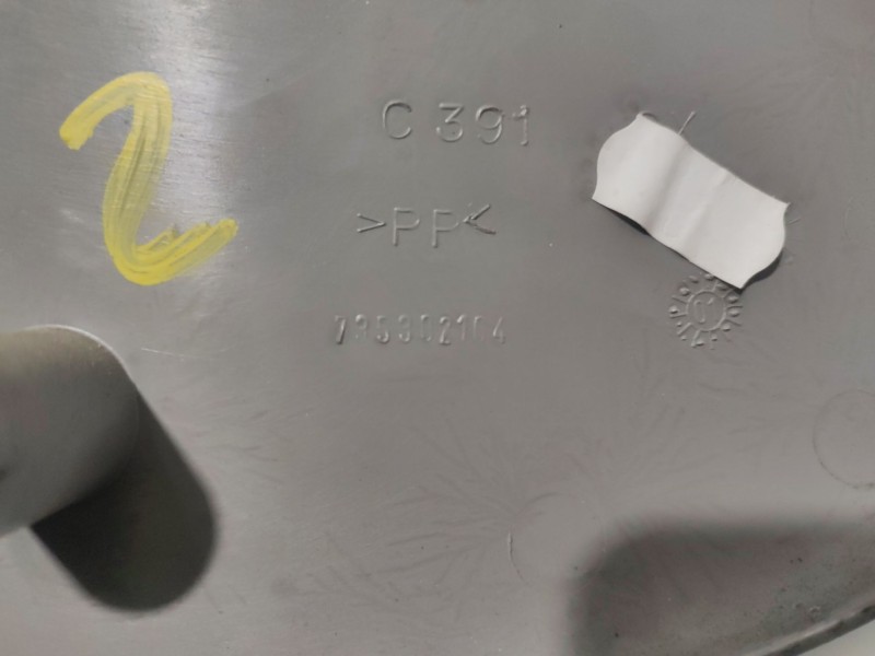 Recambio de moldura para fiat seicento (187) active referencia OEM IAM 735302104  