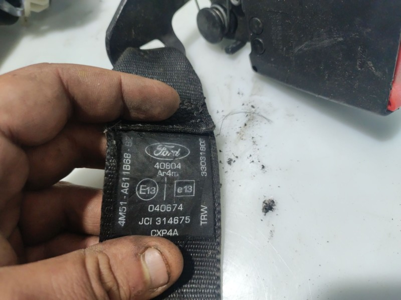 Recambio de cinturon seguridad trasero central para ford focus ii (da_, hcp, dp) 1.6 tdci referencia OEM IAM 1363127  