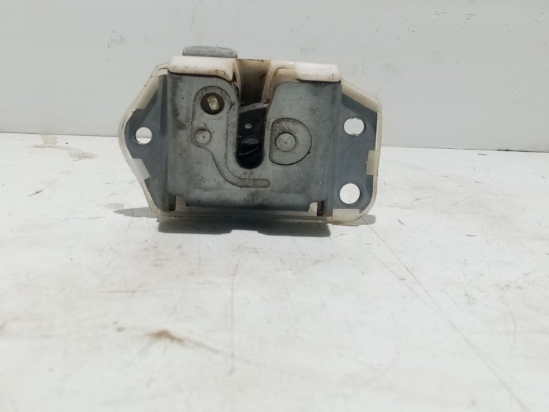 Recambio de cerradura maletero / porton para suzuki swift berlina (mz) gl referencia OEM IAM 8251063J00  